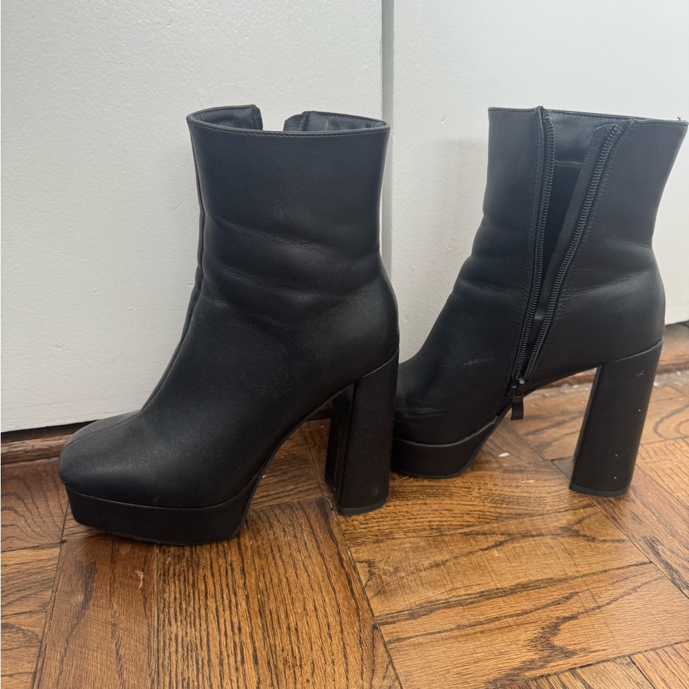 TOP Moda Black Chunky Heel Boots